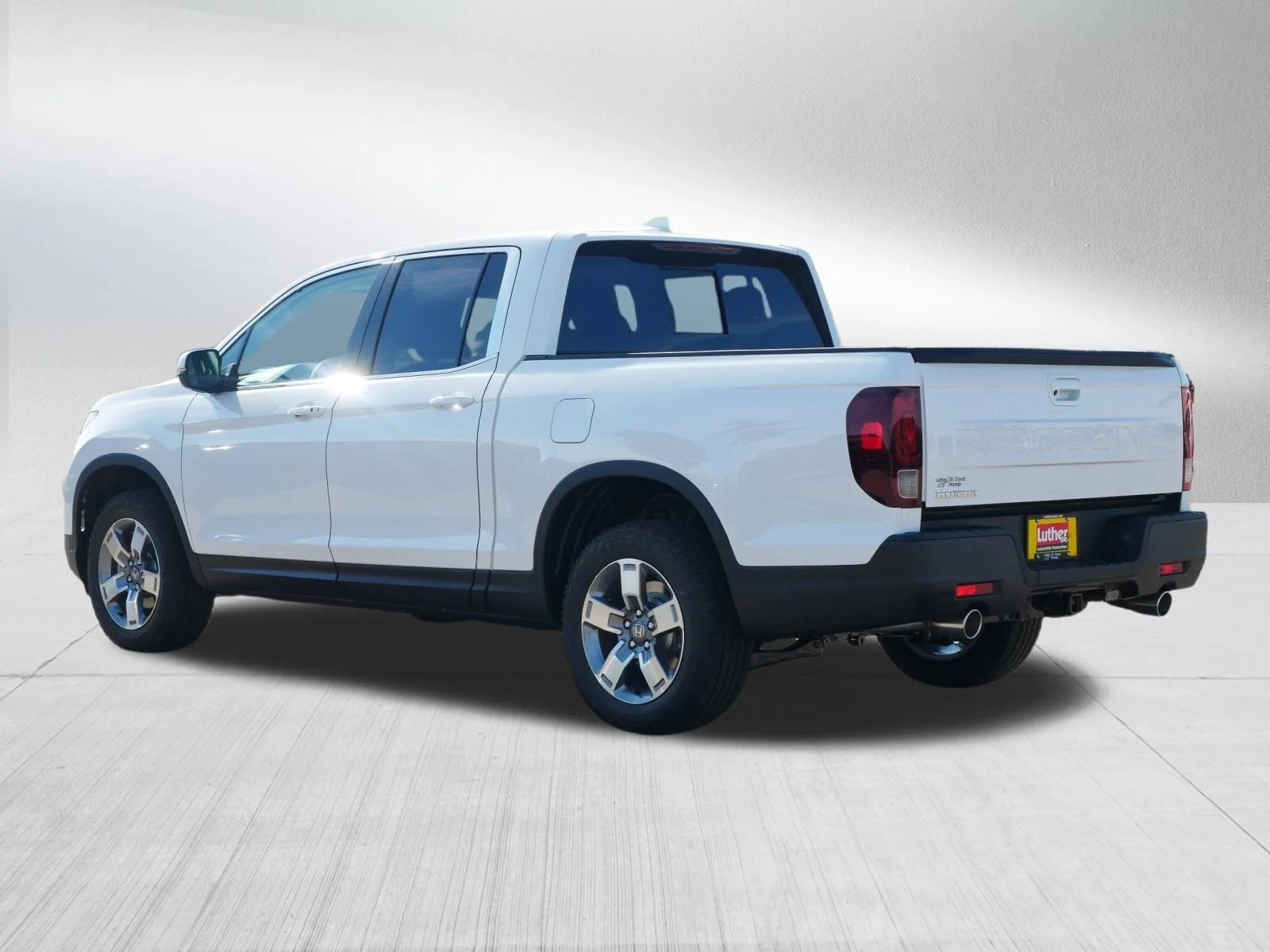 New 2026 Platinum White Pearl Honda RTL image 3