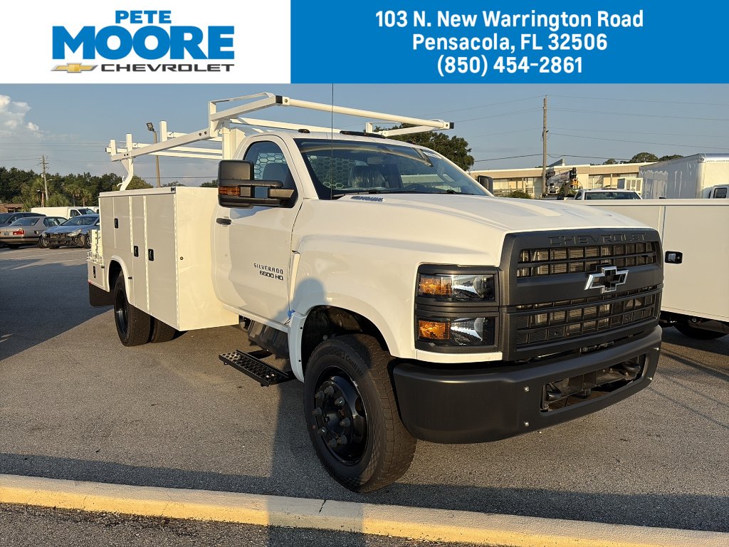 2024 Chevrolet Silverado HD Work Regular Cab 141" WB's photo