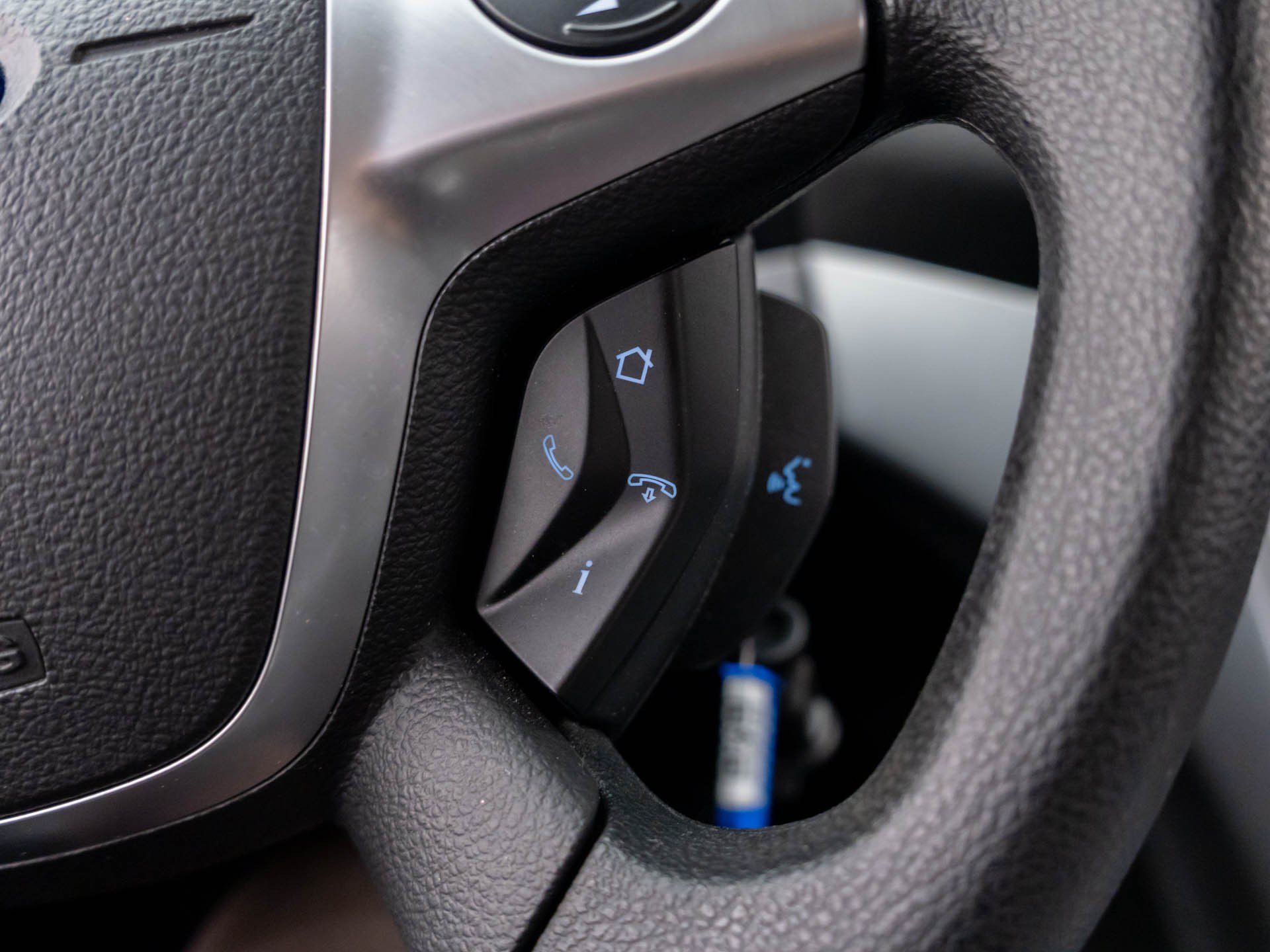 Used 2014 Red Ford SE image 21