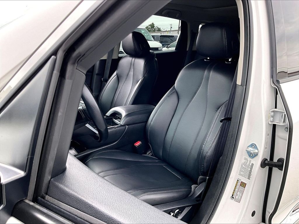 Used 2023 Platinum White Pearl Acura Base image 10