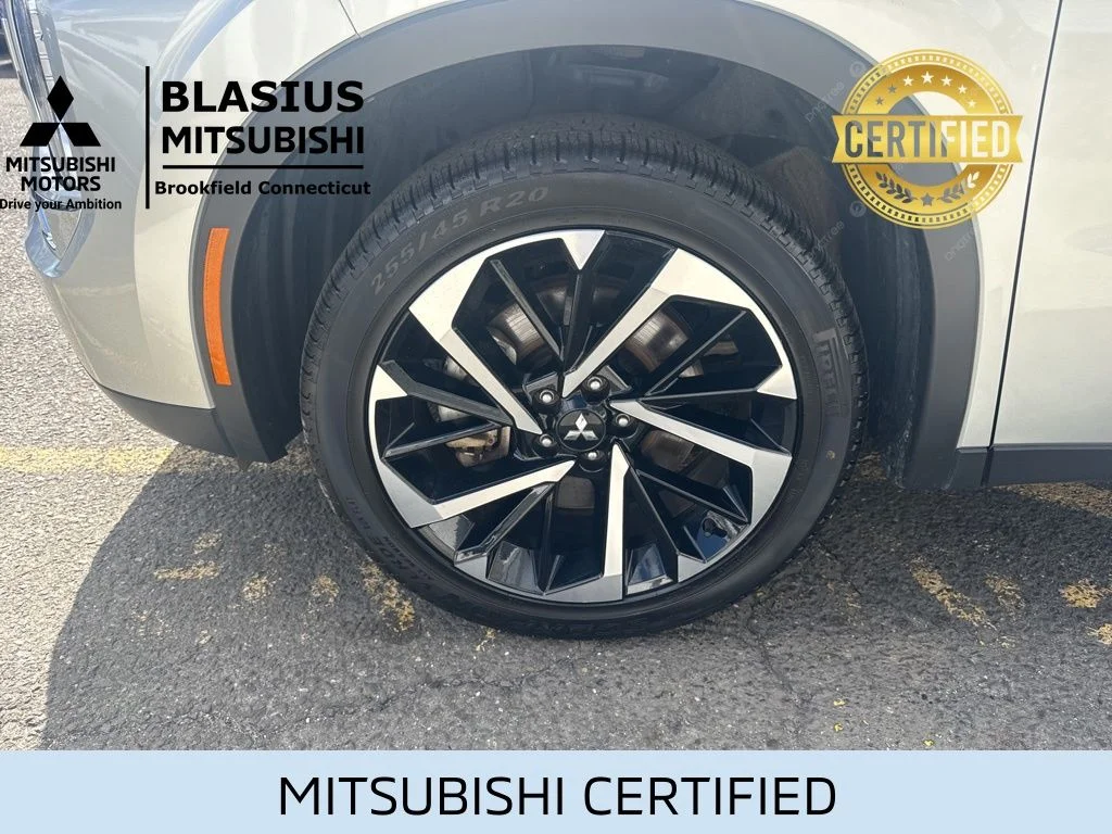 Certified Used 2024 Silver Mitsubishi SE image 19