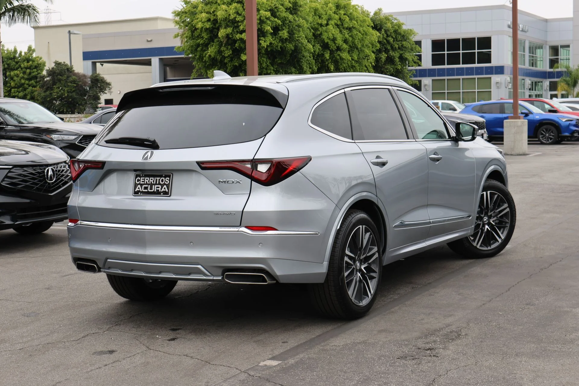 New 2026 Solar Silver Metallic Acura SH-AWD with Advance Package image 2