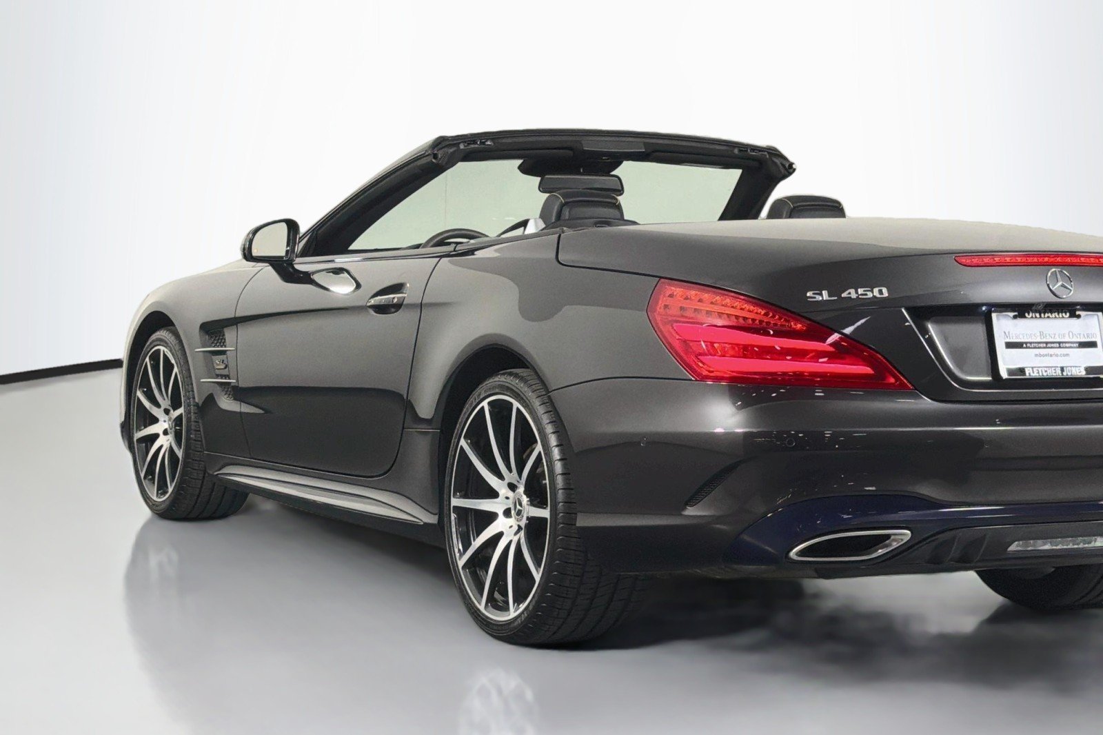 Used 2020 Graphite Grey Metallic Mercedes-Benz 450 image 18