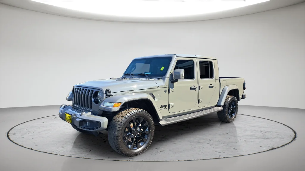 Used 2022 Gray Jeep Overland image 1