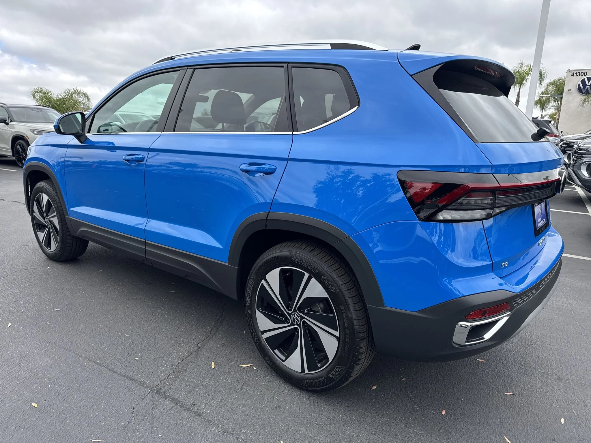 New 2026 Cornflower Blue Volkswagen SE image 6