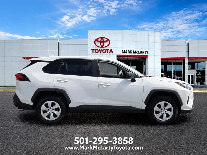 Used 2024 Ice TOYOTA LE FWD image 6