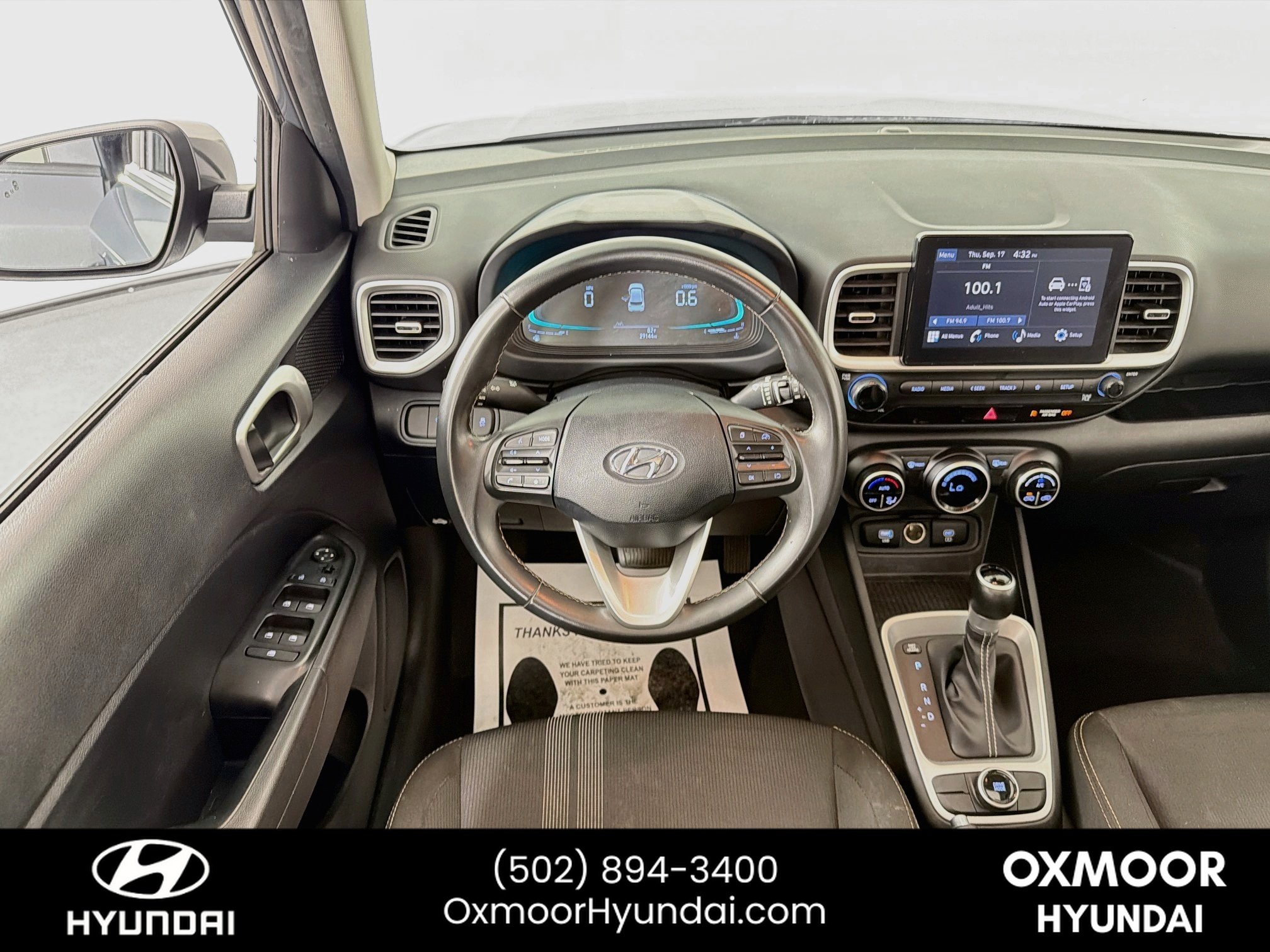 2025 Hyundai Venue SEL - Photo 21