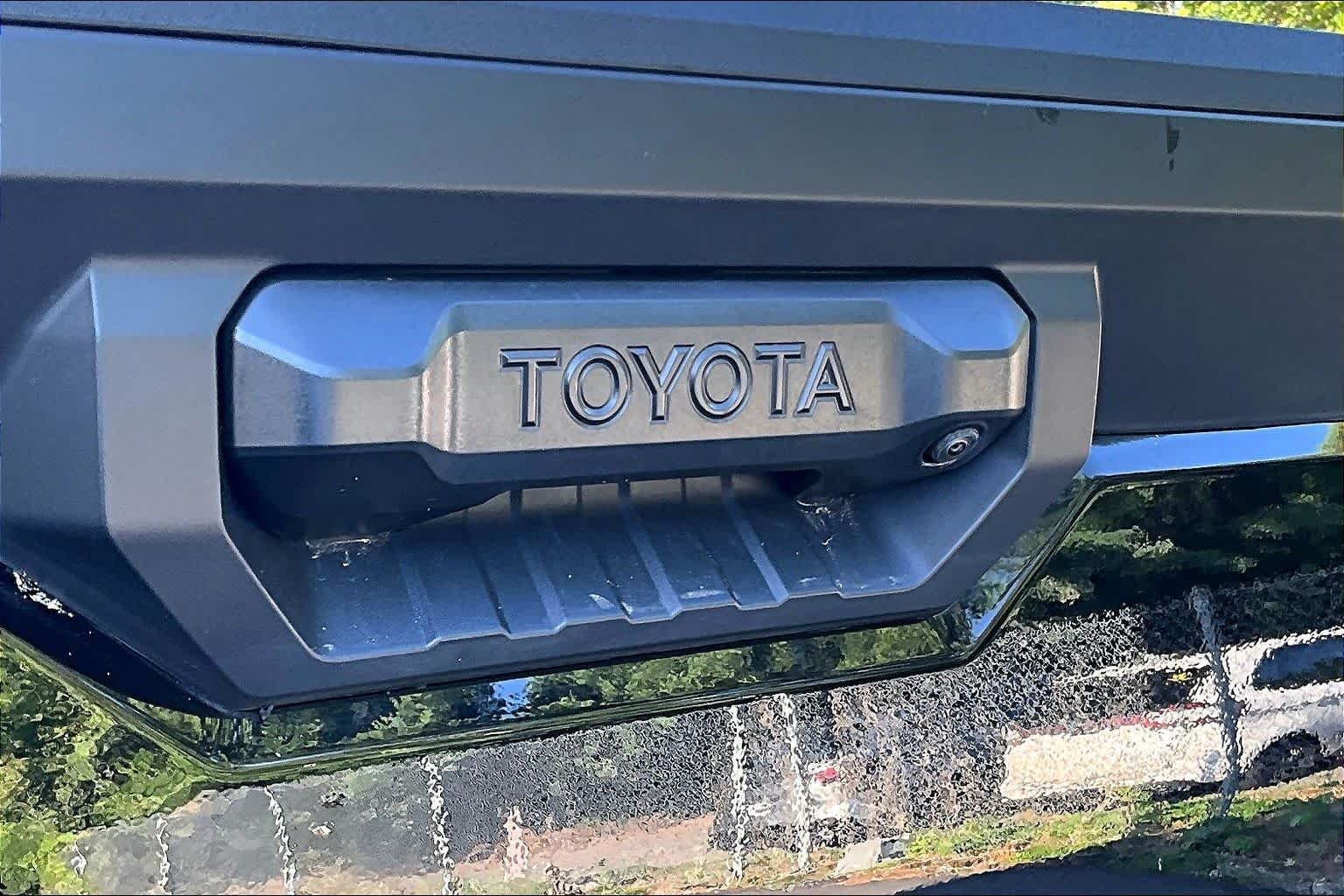 Used 2024 Midnight Black Metallic Toyota SR5 image 31