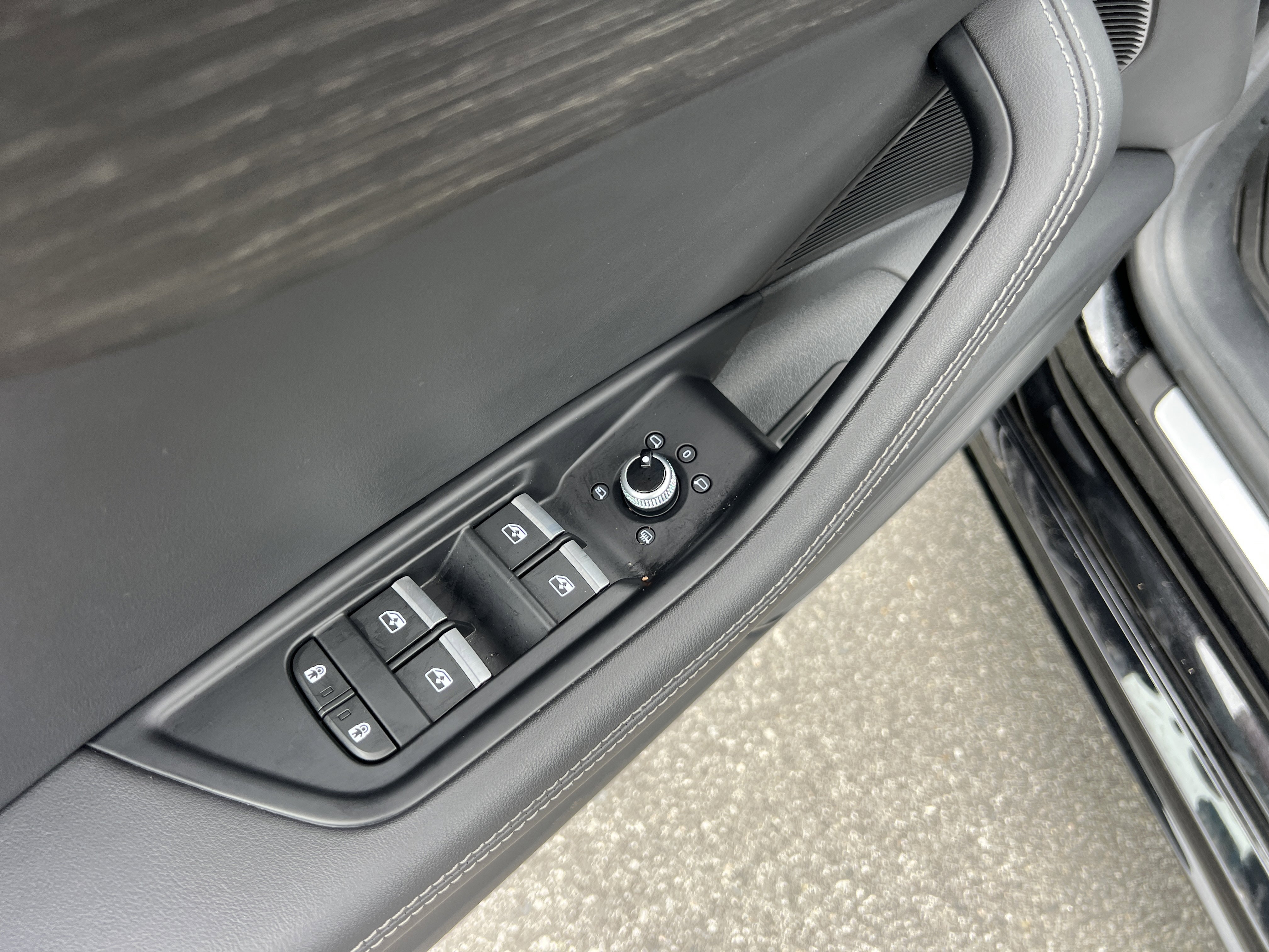 Used 2021 Brilliant Black Audi Premium Plus image 21