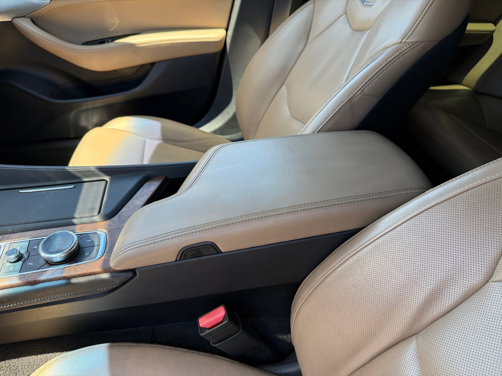 Used 2020 Dark Moon Metallic Cadillac Premium Luxury image 14