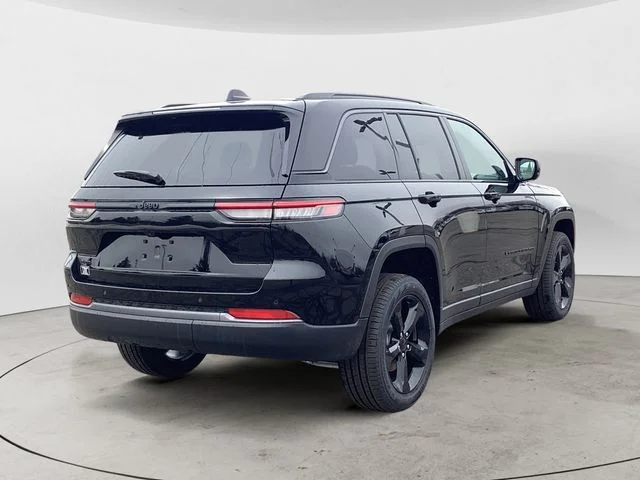 New 2026 Diamond Black Jeep LIMITED 4X4 image 6
