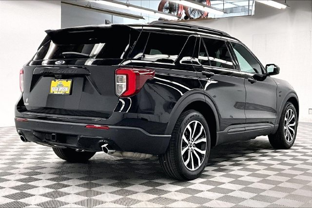 Used 2023 Agate Black Metallic Ford ST-Line image 12