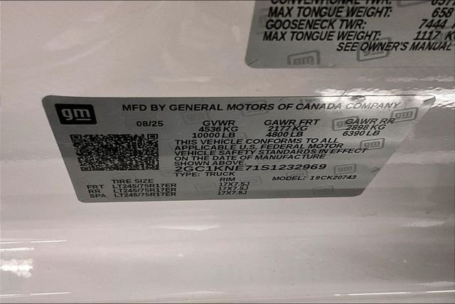 Used 2025 Summit White Chevrolet LT image 41