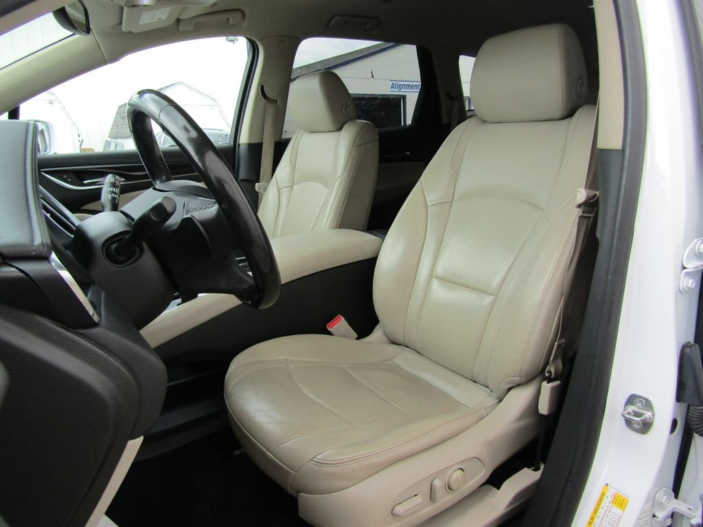 Used 2019 White Buick Essence image 21