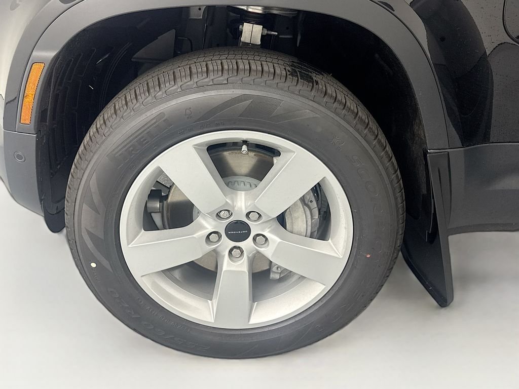 New 2026 Santorini Black Land Rover S image 30