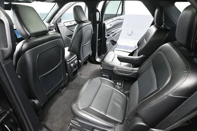 Used 2020 Black Ford Limited image 31