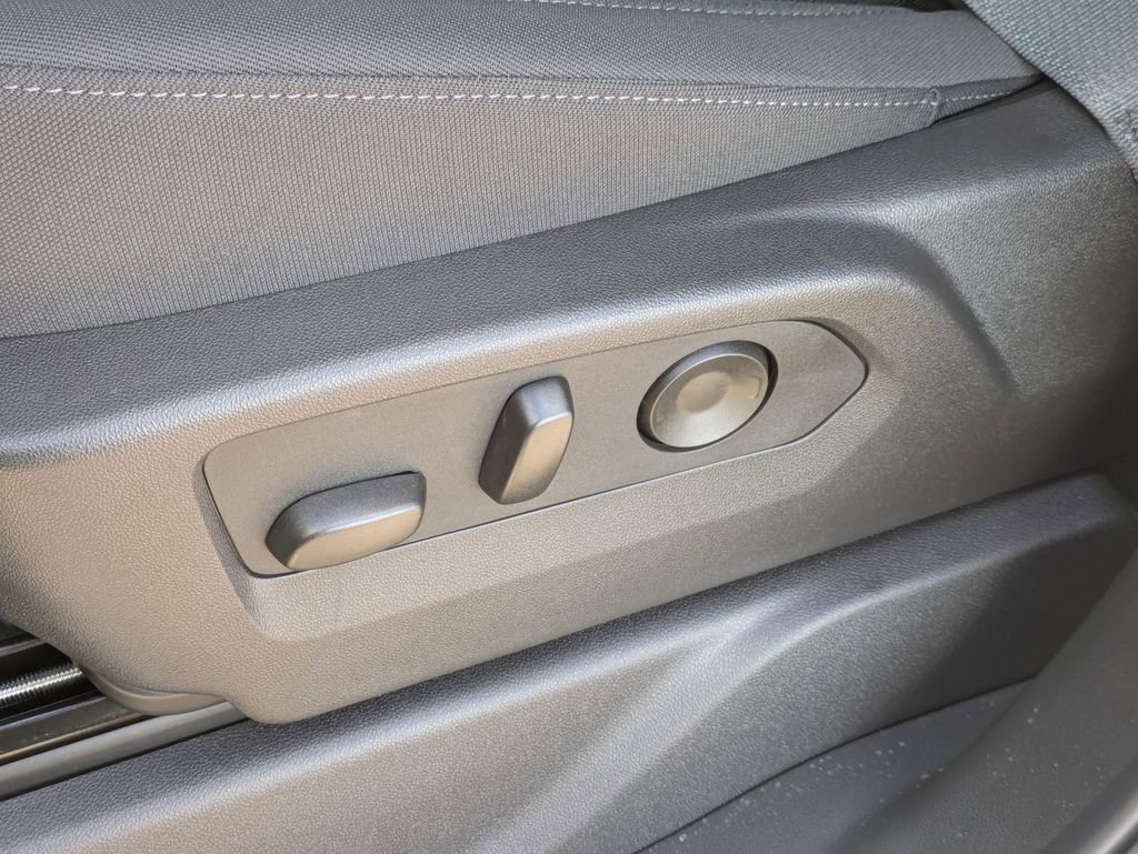 2025 Chevrolet Silverado 1500 LT - Photo 17
