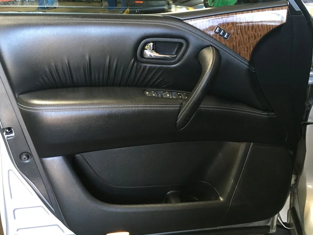Used 2020 Silver Nissan SL image 22