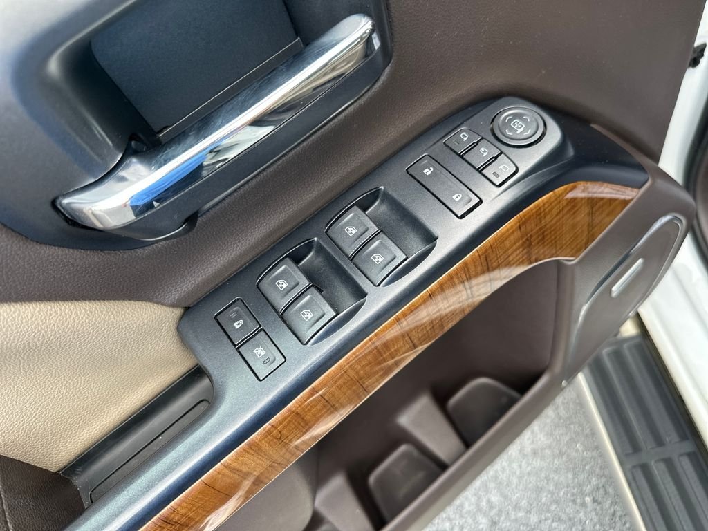 Used 2018 White GMC SLT image 11