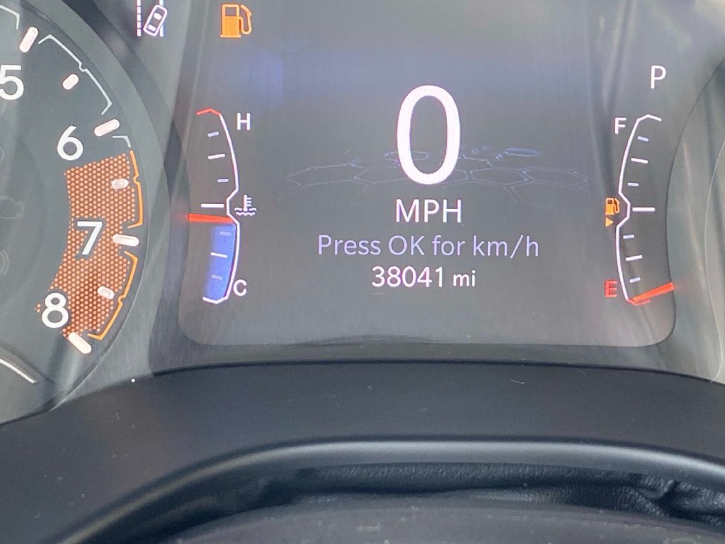 Used 2022 Black Jeep Latitude image 33
