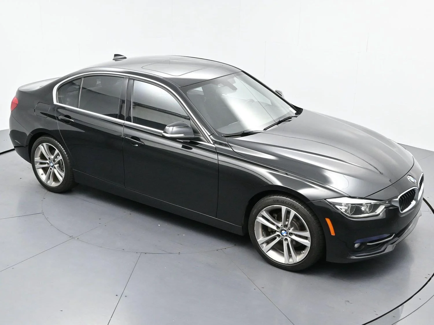 Used 2018 Black Sapphire Metallic BMW 330i image 33