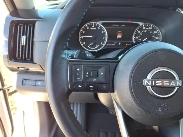 Used 2022 White Nissan SV image 24