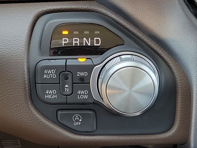 New 2026 Ivory White Tri-Coat Pearl-Coat Exterior Paint RAM Laramie image 16
