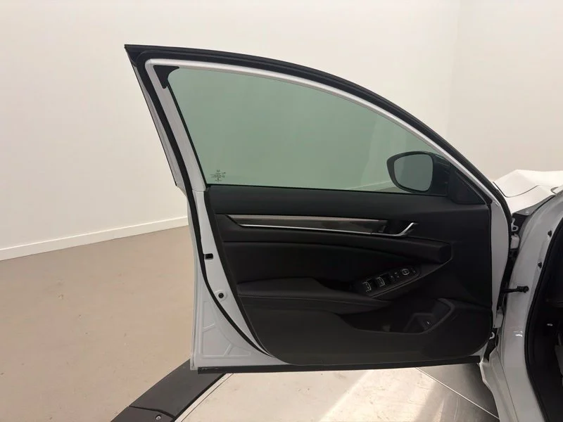 Used 2022  Honda Sport image 17