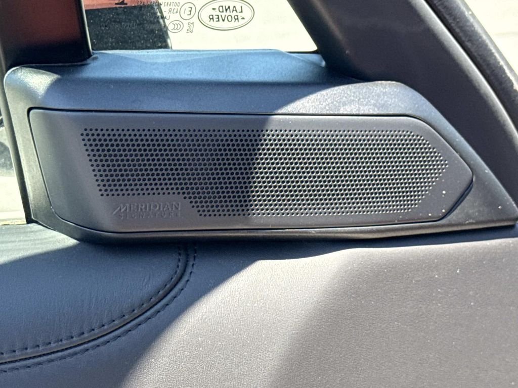 New 2026 Borasco Grey Land Rover SV Signature Suite image 21