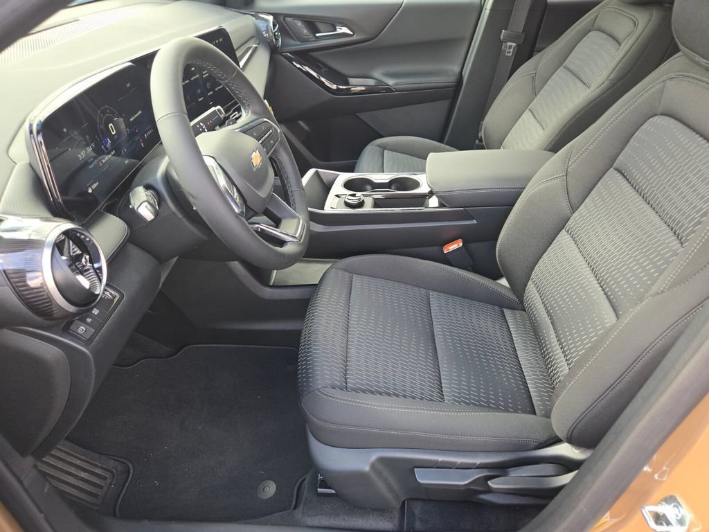 2027 Chevrolet Equinox LT - Photo 6
