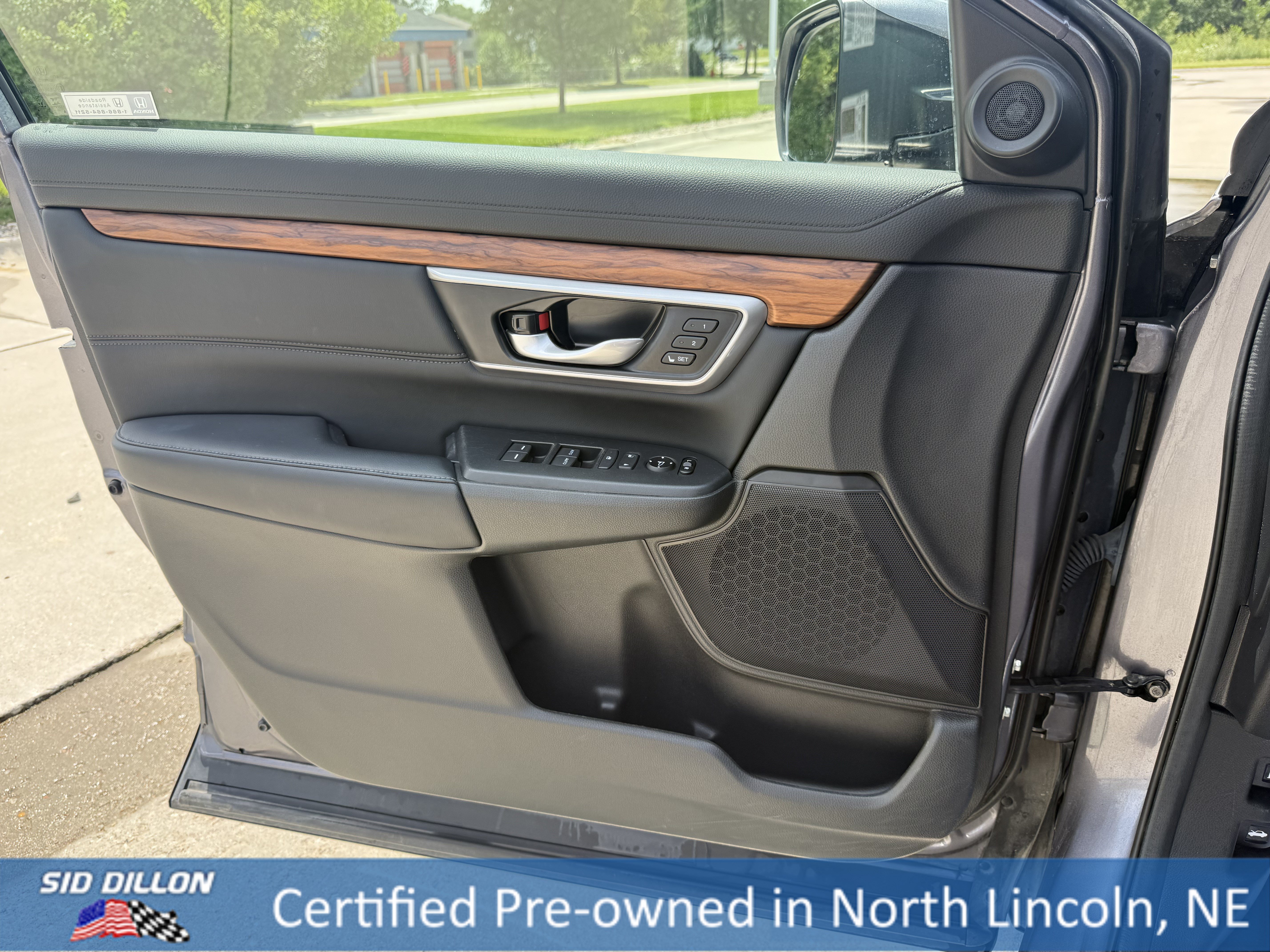 Used 2020 Crystal Black Pearl Honda EX-L image 16