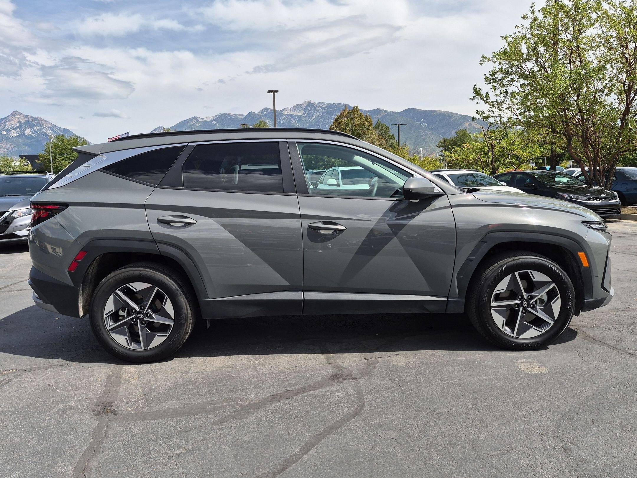 Used 2026 Hampton Gray Hyundai SEL image 2