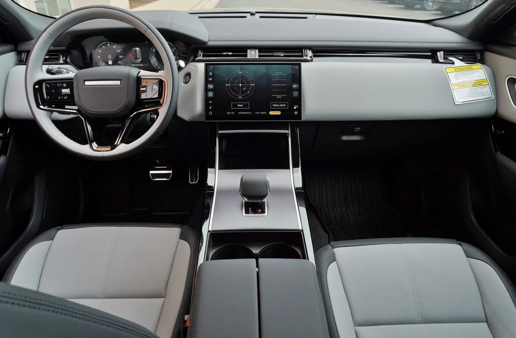 Used 2026 Gray Land Rover Dynamic SE image 9