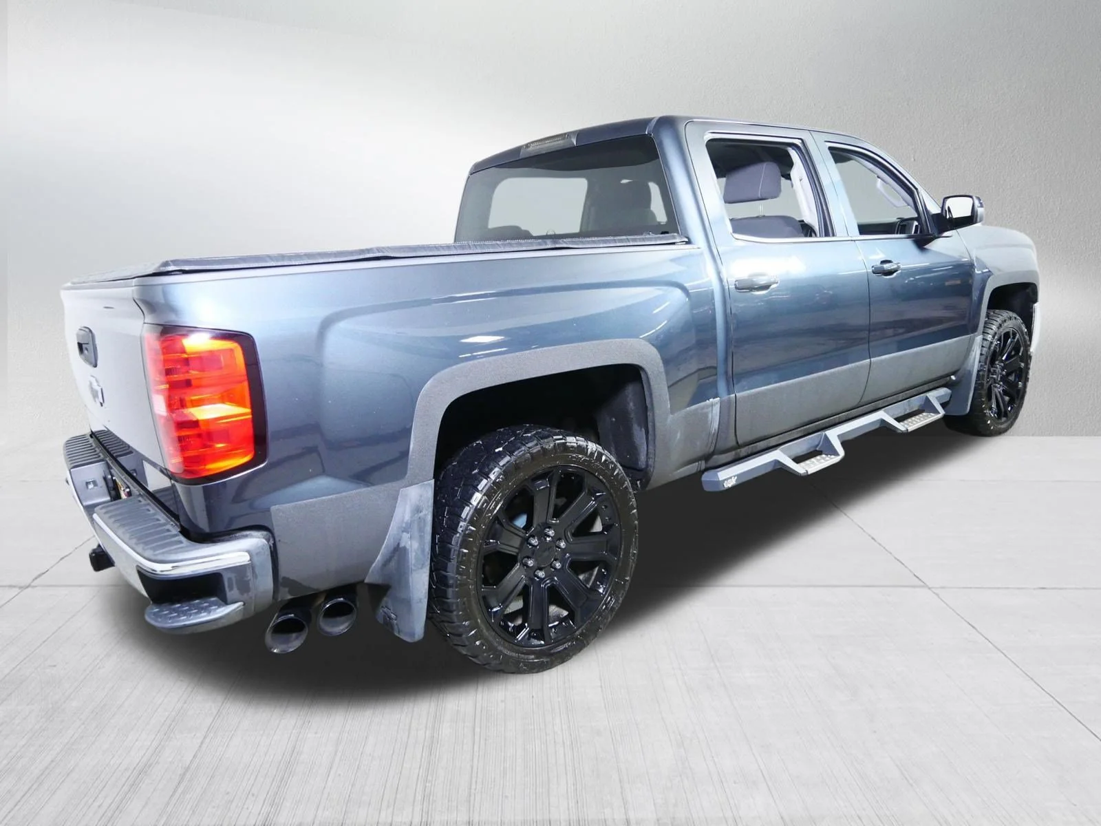 Used 2018 Blue Chevrolet LT image 7