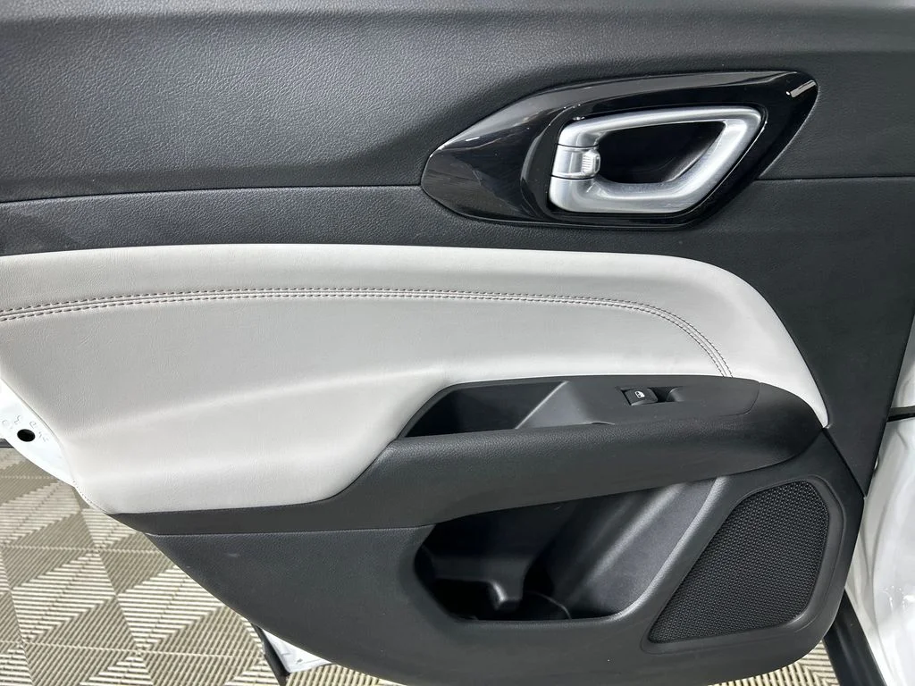 Used 2022 White Jeep Limited image 16