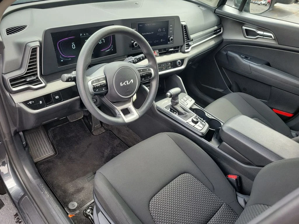 2025 Kia Sportage LX - Photo 18
