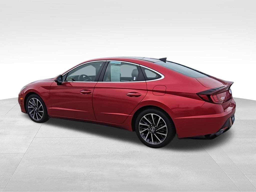 Used 2020 Red Hyundai Limited image 6