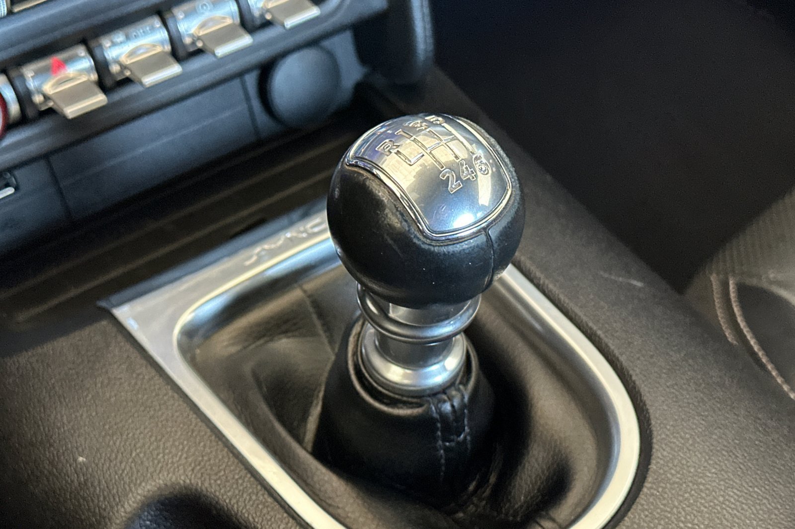 Used 2020 Silver Ford GT Premium image 21