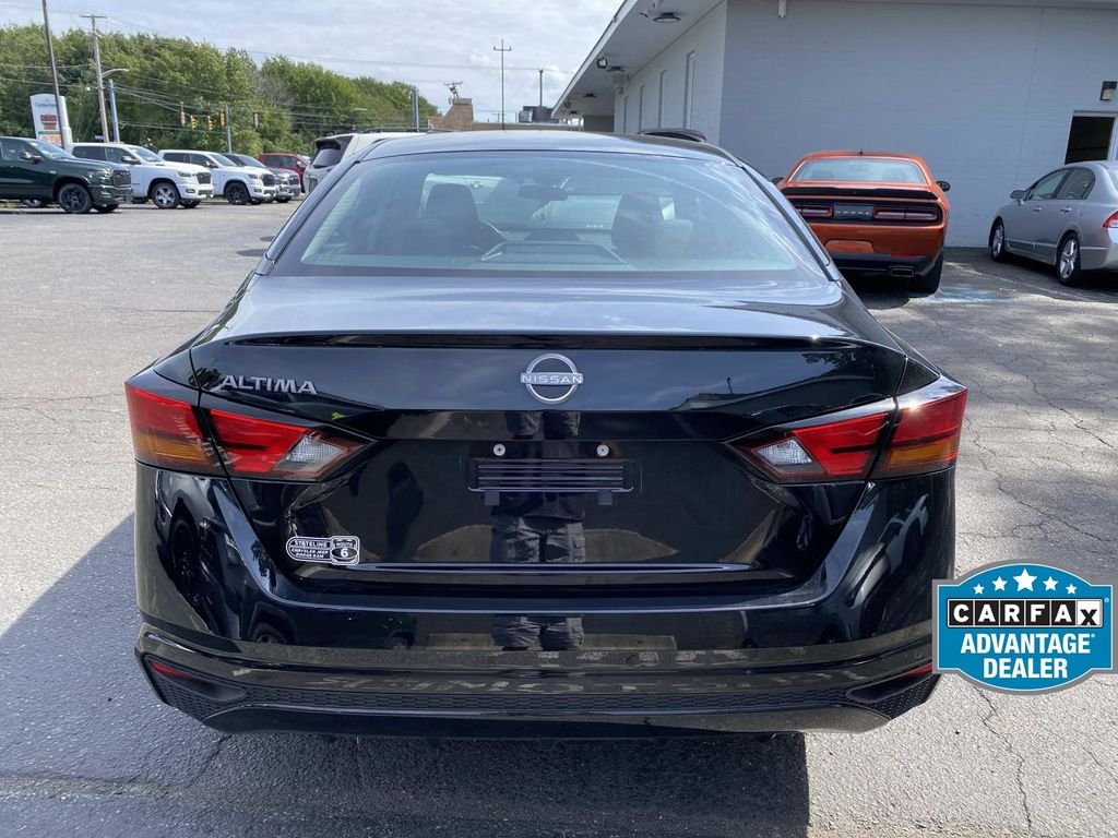 Used 2024 Black Nissan 2.5 S image 4