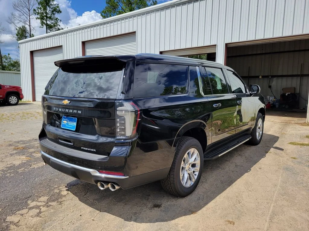 2026 Chevrolet Suburban Premier - Photo 6