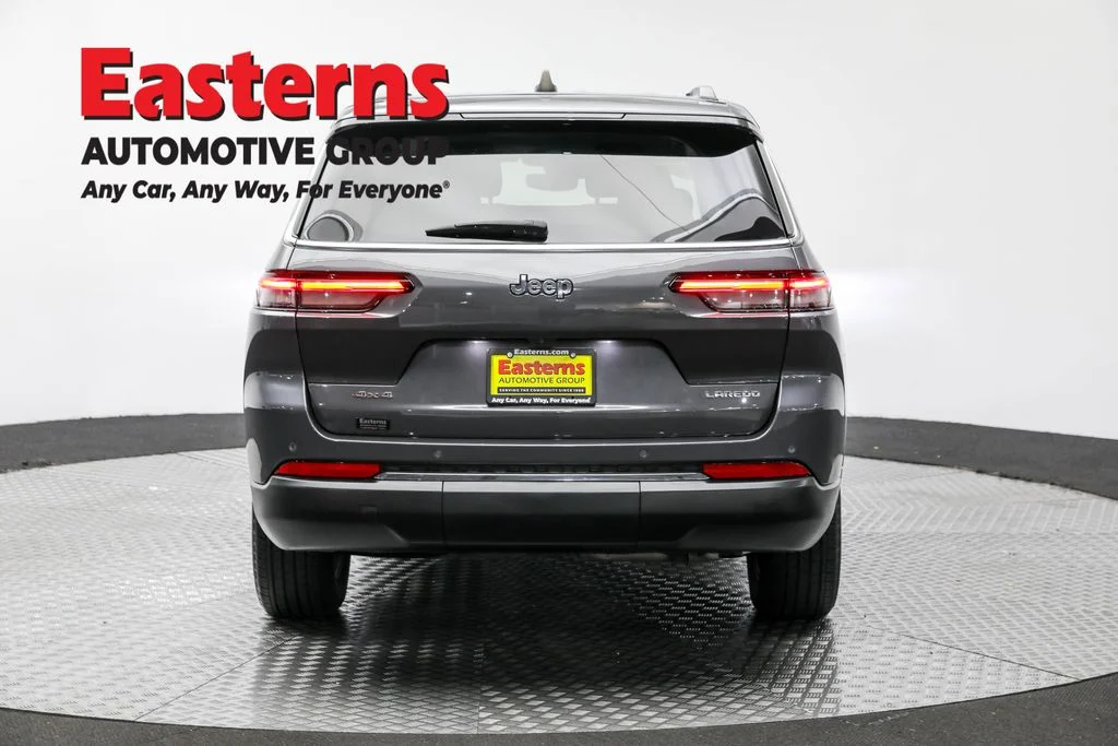 Used 2023 Gray Jeep Laredo image 6