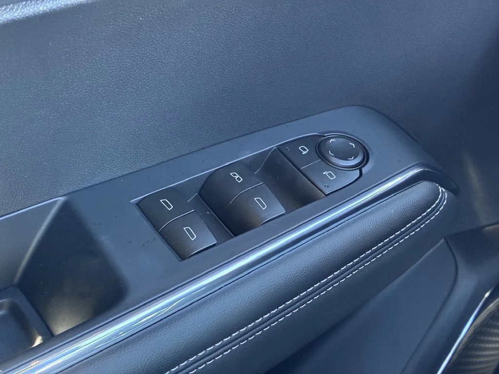 2027 GMC Acadia Elevation - Photo 12