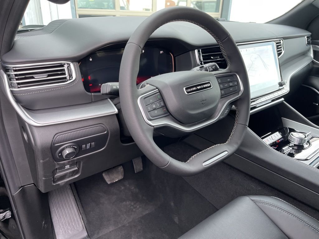 New 2026 High Gloss Black Exterior Paint Jeep Limited Reserve image 3