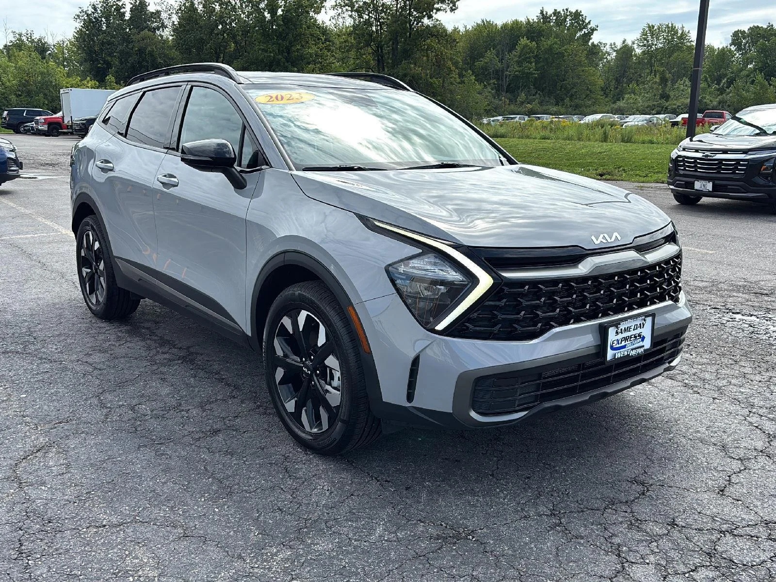 Used 2023  Kia X-Line image 11
