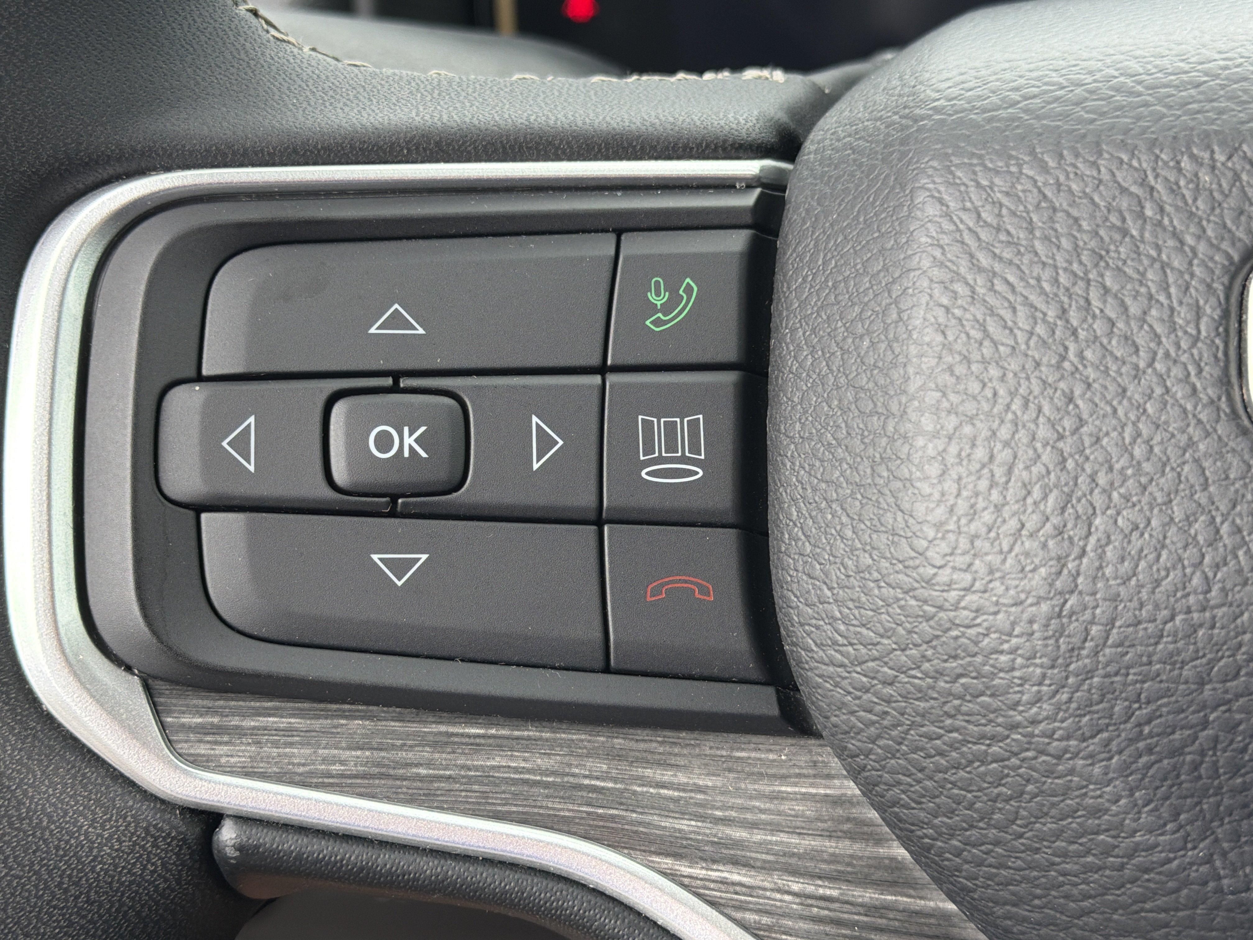 Used 2024 Silver Zynith Jeep Series II image 25