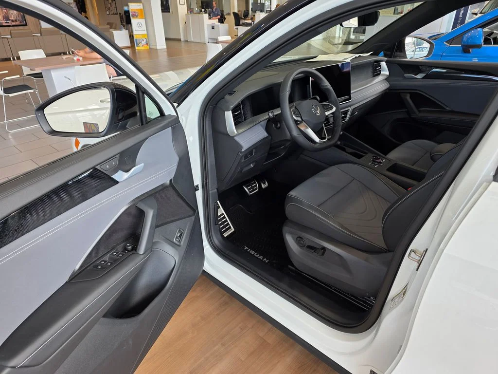 2026 Volkswagen Tiguan SE R-LINE BLACK - Photo 19