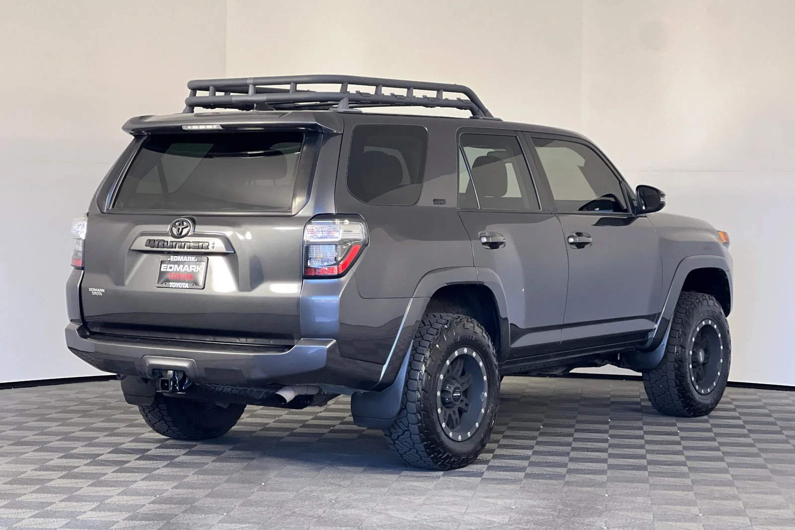 Used 2022 Magnetic Gray Metallic Toyota SR5 Premium image 3