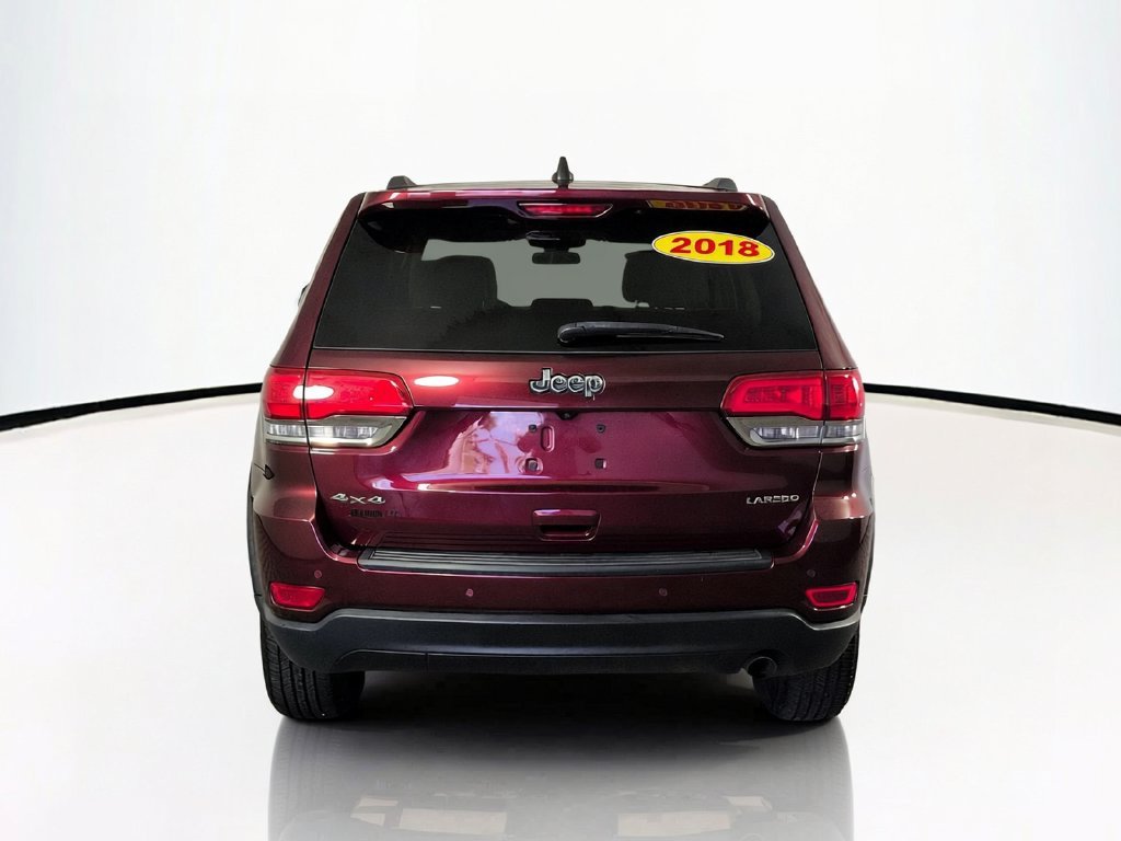 Used 2018 Red Jeep Laredo E image 7