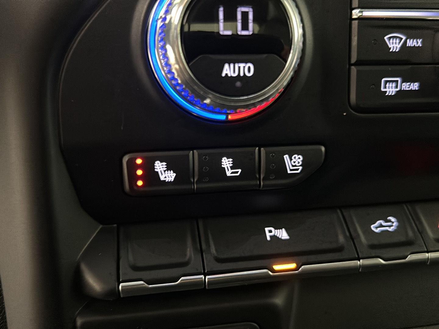 Used 2021 SUMMIT WHITE GMC AT4 image 29