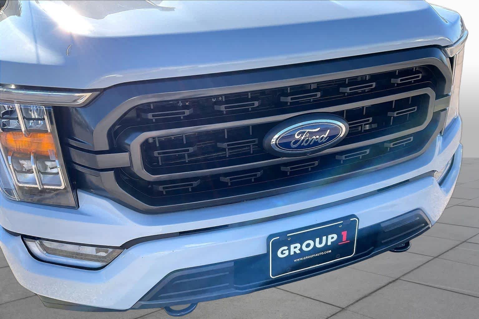 Used 2023 Avalanche Gray Ford XLT image 29